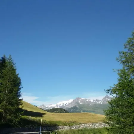 Semesterbostad Taverna Semon